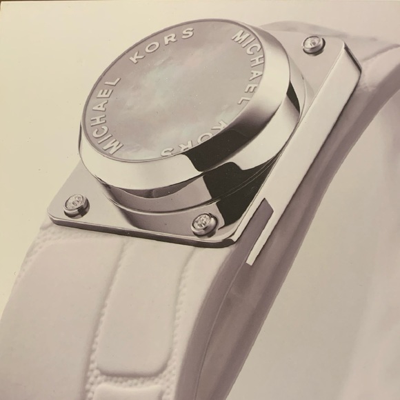 Michael Kors Access Watch - Picture 2 of 6